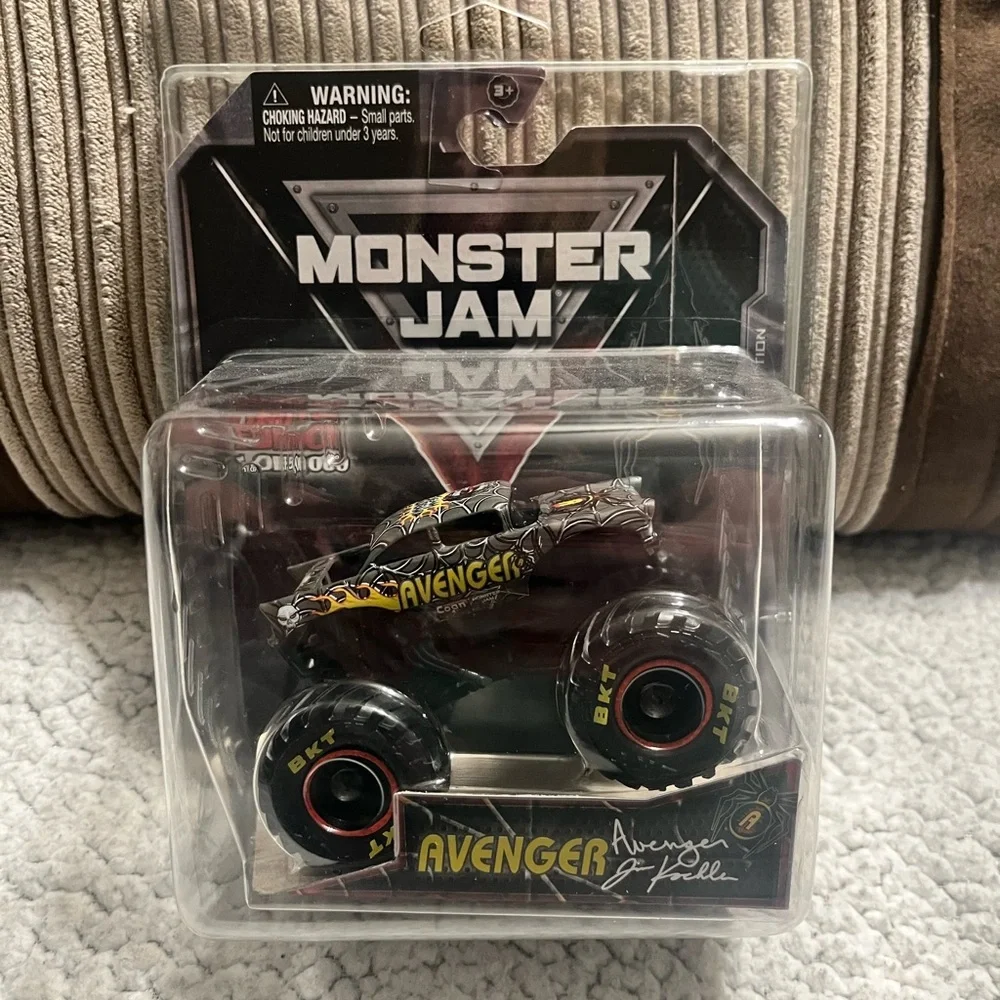 Monster Jam Avenger
Exclusive Black Widow LIMITED
EDITION 1 of 5000 - Picture 7 of 8